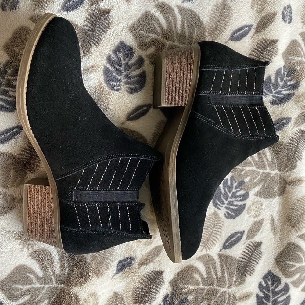 Sketchers boot heal